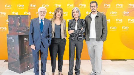 De izquierda a derecha, Ricardo Fernández Deu, Ana Pardo de Vera, Montserrat Nebrera y José Luis Sastre