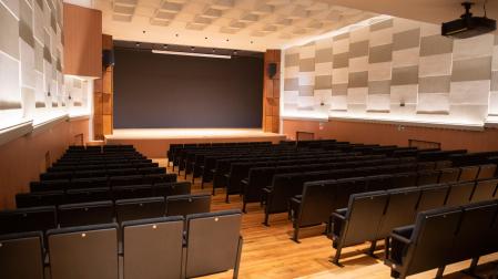 La Casa de las Mujeres estrena salón de actos tras la reforma