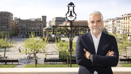 El abogado Arturo del Burgo Azpíroz (Pamplona, 1979) presenta su última novela, 'Malditos' (Espasa) en el Nuevo Casino.