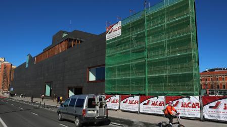 Las obras que se hicieron en 2022 en la fachada sur del palacio de congresos de Baluarte en Pamplona