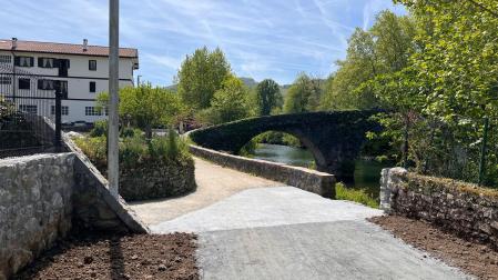 Detalle del sendero adecuado para conectar Bera con la Vía Verde del Bidasoa.