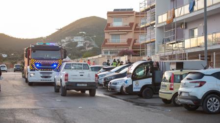 Un camión de bomberos, en el lugar del suceso