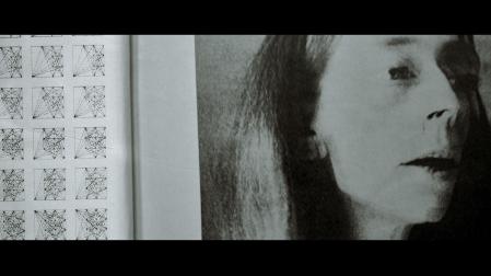 'Frame' del cortometraje documental Elena Asins-Génesis