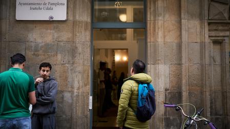 Oficina de la calle Zapatería habilitada por el Ayuntamiento de Pamplona para la regularización de personas migrantes