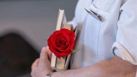 La Clínica Universidad de Navarra celebra el Día del Libro en las sedes de Pamplona y Madrid