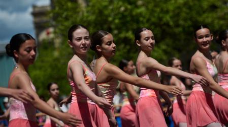Un grupo de alumnas, durante la exhibición de barra clásica