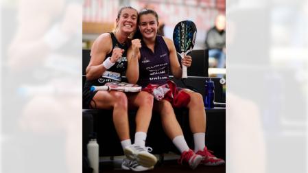 Marta Ortega y Martina Calvo celebran la victoria en primera ronda del Bruselas P2
