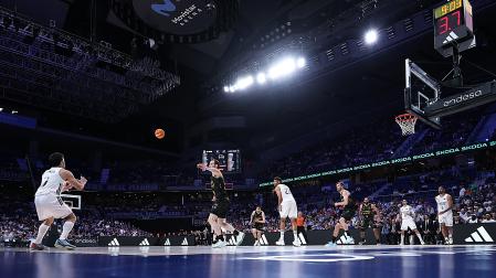 Un encuentro anterior de la Liga ACB Endesa entre Real Madrid y La Laguna Tenerife en el Movistar Arena