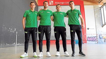 Zubizarreta III, Albisu, Senar y Zubizarreta IV juegan en casa