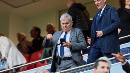 Fran Canal, director general de Osasuna, junto al directivo José Andrés Burguete
