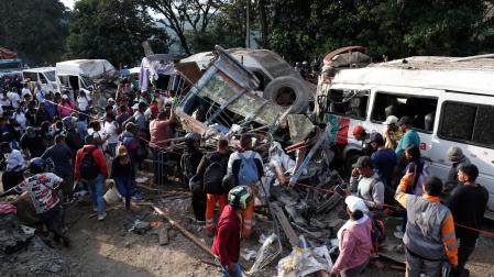 Atentado con bomba perpetrado en la Vía Panamericana, una de las principales carreteras de Colombia,