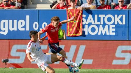 Víctor Muñoz se mide a Andrés Castrín (Sevilla)