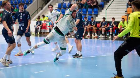 Anaitasuna ya roza el play off de ascenso tras una sufrida victoria ante Benidorm