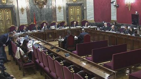 Dos mandos de la Unidad Central Operativa (UCO) de la Guardia Civil han defendido este lunes en el Tribunal Supremo su tesis de que el empresario Víctor de Aldama tenía "a sueldo" al exministro y exdiputado por Valencia José Luis Ábalos a través de su exasesor Koldo García