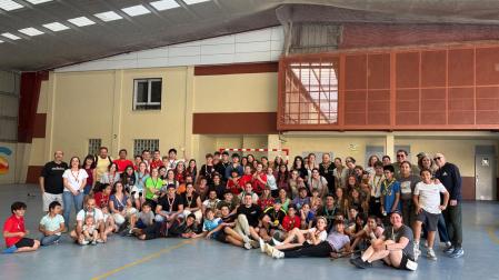 Scouts, familias y antiguos monitores participaron en el Gorka Deuna 2026