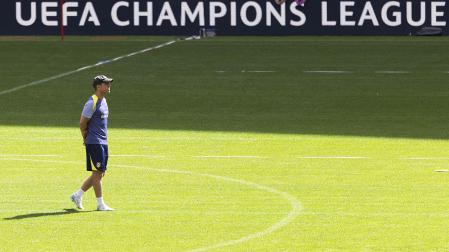 El entrenador del Atlético de Madrid, Diego Simeone, durante el entrenamiento previo al partido de ida de semifinales de Champions League