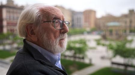 El músico tudelano Rafael Manero Francés, este martes en un balcón del Nuevo Casino Principal