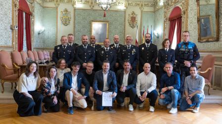 Representantes políticos y policiales de Tudela, Valle de Egüés, Barañáin, Zizur Mayor, Estella, Valle de Elorz, Peralta, Cintruénigo, Corella, San Adrián, Castejón y Sangüesa, este martes en Tudela.