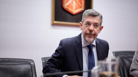 El exsecretario de Estado de Industria y Energía Alberto Nadal, en el Parlamento de Navarra