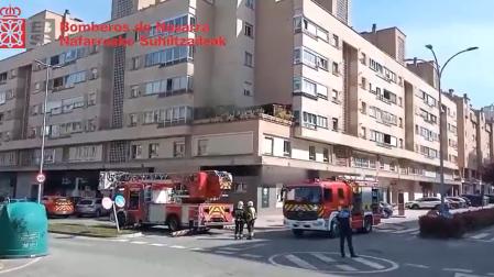 Intervención de los bomberos por el fuego en Barañáin
