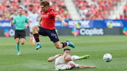 Víctor Muñoz, en una jugada contra el Sevilla