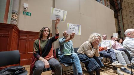 Propietarios de vehículos propulsados por gas natural comprimido, este 29 de abril en la asamblea de la Mancomunidad de la Comarca de Pamplona.