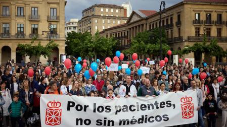 Manifestación organizada por el Sindicato Médico y el Colegio de Médicos en Pamplona.