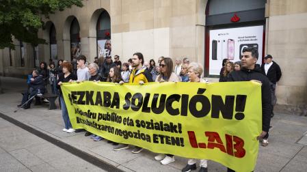 Concentración de vecinos de Ezkaba que dejan de ser VPO en 2027