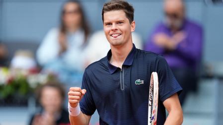 Alexander Blockx celebra su victoria ante Ruud en Madrid