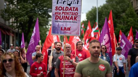 Fotos de la manifestación de LAB por el 1 de mayo