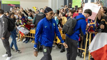 Raphinha, en la llegada de Barcelona a Noáin de la temporada pasada