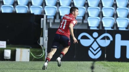 El rojillo Martín Pedroarena celebra su gol ante el Celta Fortuna