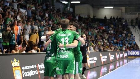 Osasuna Magna corta su racha de derrotas sumando un triunfo ante sus aficionados