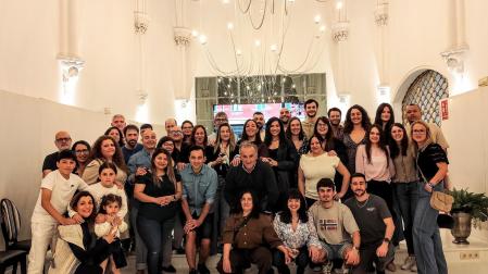 Los empleados del hotel Pamplona Catedral celebran en el restaurante La Capilla la recepción del premio.