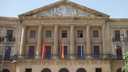 Fachada del Palacio de Navarra