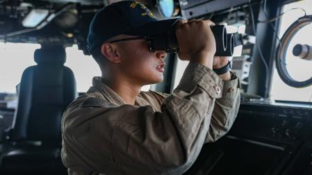El Comando Central de Estados Unidos informó este lunes de que ha facilitado el paso de dos buques mercantes con bandera estadounidense por el estrecho de Ormuz