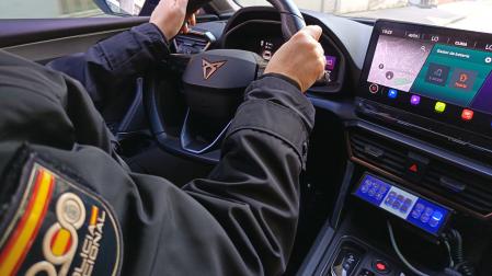 Imagen del interior de un vehículo de la Policía Nacional