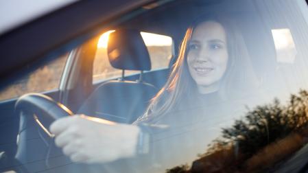 ¿Es obligatorio incluir a los hijos e hijas cuando empiezan a conducir?, una pregunta muy habitual cuando nuestros hijos obtienen el carnet