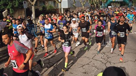 Salida de la Media Maratón de Pamplona en 2025. Este año la cita de Beste Iruña supera el millar de inscritos