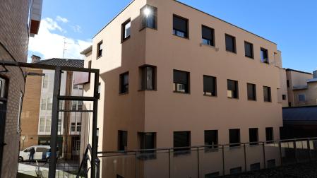 Edificio de la calle La Imprenta de Estella en el que se ubican las dos viviendas de emergencia