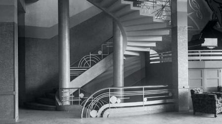 Escalera del Casino Eslava de Pamplona