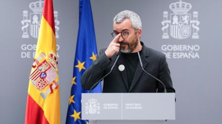 El secretario de Estado de Sanidad, Javier Padilla, ofrece una rueda de prensa en la que detalla el dispositivo de evacuación y repatriación de los pasajeros del MV Hondius a su llegada a Tenerife el domingo