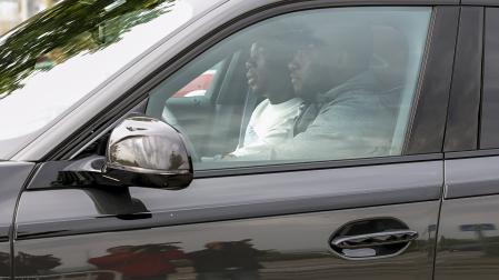El centrocampista del Real Madrid, Aurelién Tchouameni (copiloto) a su llegada al entrenamiento a puerta cerrada del equipo en la Ciudad Deportiva de Valdebebas, Madrid