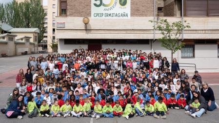 A: MIGUEL OSES F: 8-5-2026 P:  L: PAMPLONA T: FOTO DEL 50 ANIVERSARIO DEL COLEGIO ERMITAGAÑA DE PAMPLONA