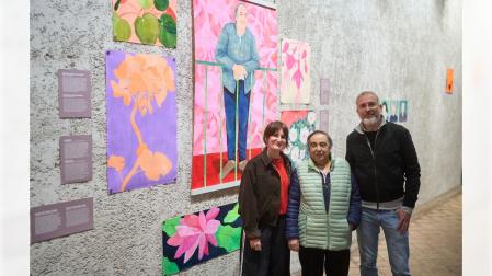 Desde la izquierda, Iratxe López de Munáin, Antonia Salguero y Eduardo Barba, este miércoles 6 de mayo en el Palacio del Condestable de Pamplona