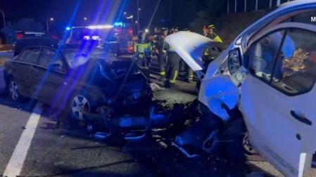 Cuatro heridos, tres de ellos graves, por un choque en la M-40 entre una furgoneta y un coche que huía de la Policía