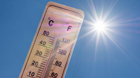 Ahora que se acerca el verano y el sol tiene más presencia, no podemos descuidar la fotoprotección.