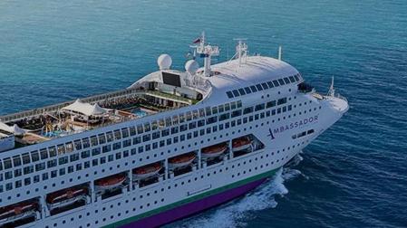 Un crucero de la naviera británica Ambassador Cruise Line
