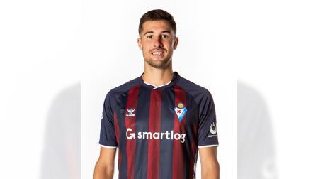 El delantero navarro del Eibar, Javi Martón