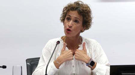 La presidenta del Gobierno de Navarra, María Chivite, durante la comparecencia en la comisión de investigación del Parlamento
